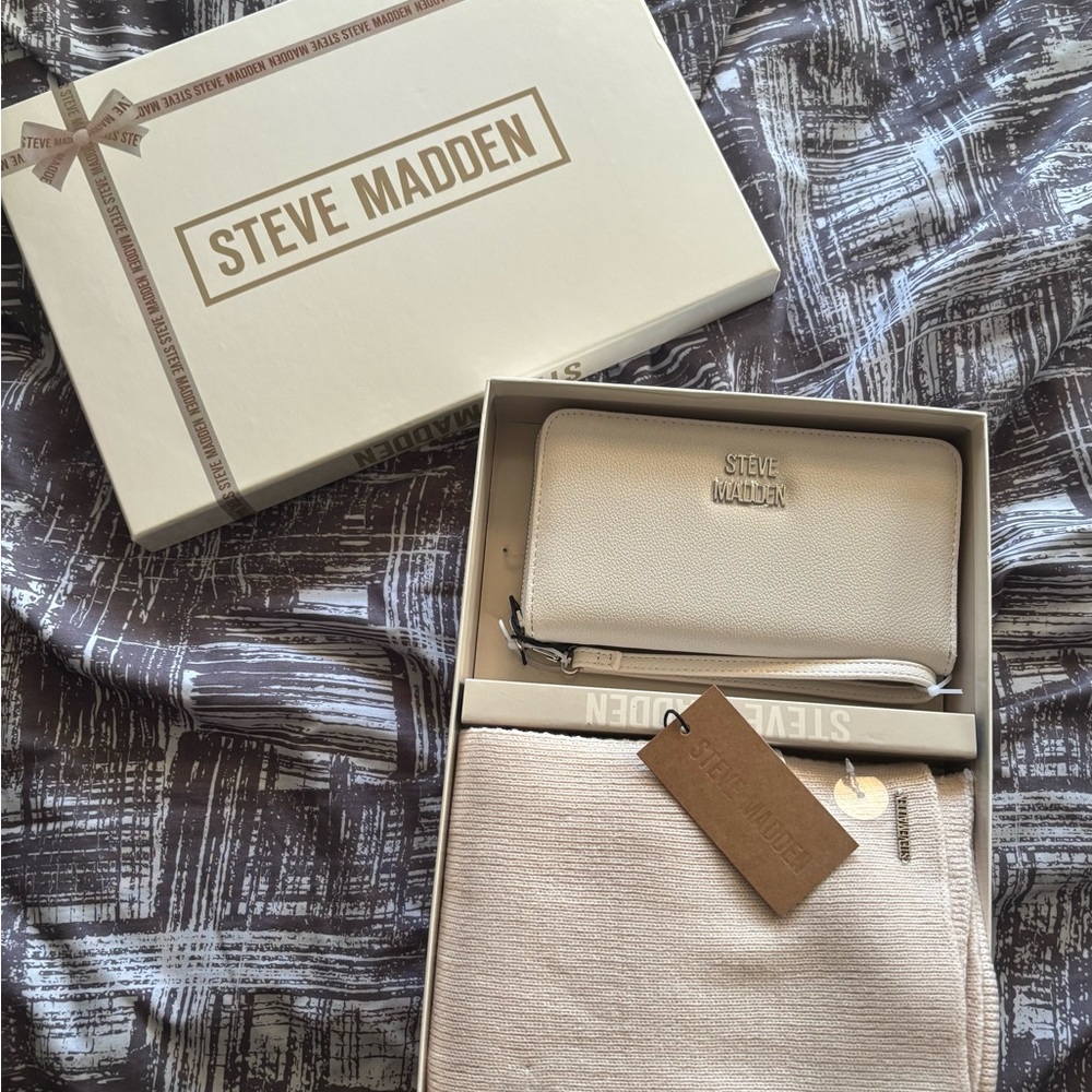 Steve Madden Cream Wallet & Scarf (New With Tags)